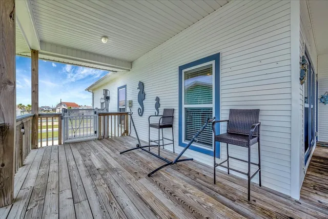 $539,000 | 28 Dolphin Street, Bayou Vista, TX 77563