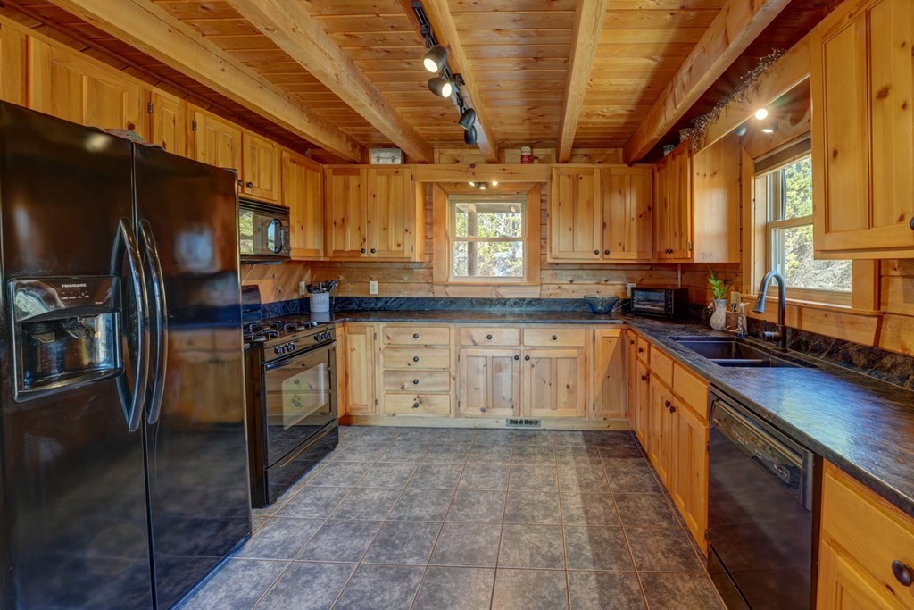 9917 Kodak Road Kodak, TN 37764 - Photo 8 of 28