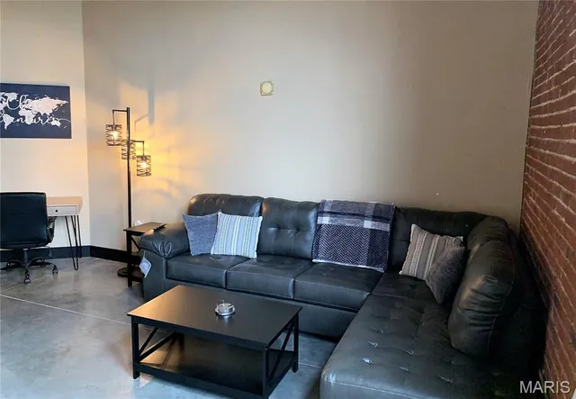 $515,000 | 1113 Washington Avenue, Unit 713, St. Louis, MO 63101