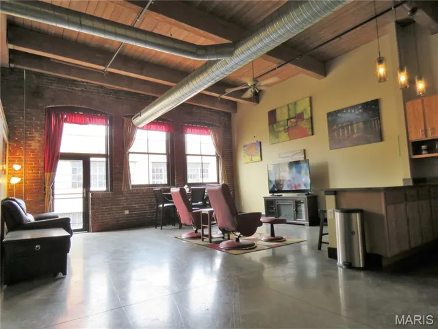 $515,000 | 1113 Washington Avenue, Unit 713, St. Louis, MO 63101