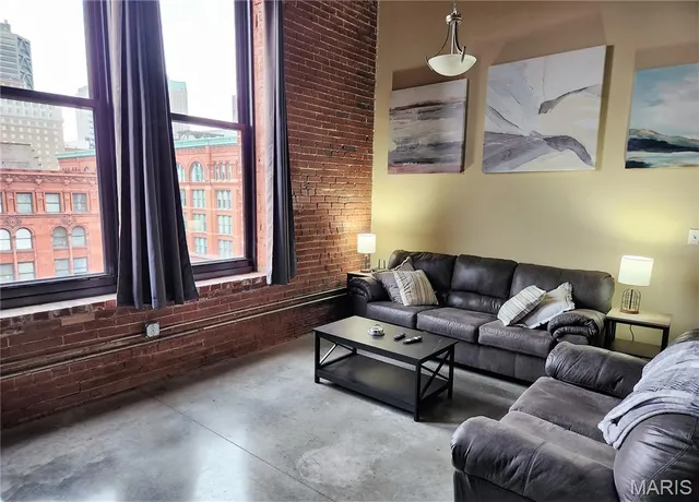 $515,000 | 1113 Washington Avenue, Unit 713, St. Louis, MO 63101