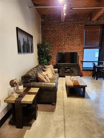 $515,000 | 1113 Washington Avenue, Unit 713, St. Louis, MO 63101