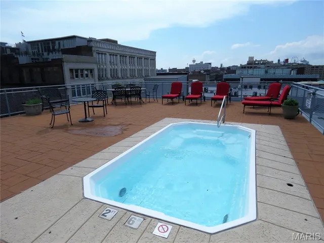 $515,000 | 1113 Washington Avenue, Unit 713, St. Louis, MO 63101