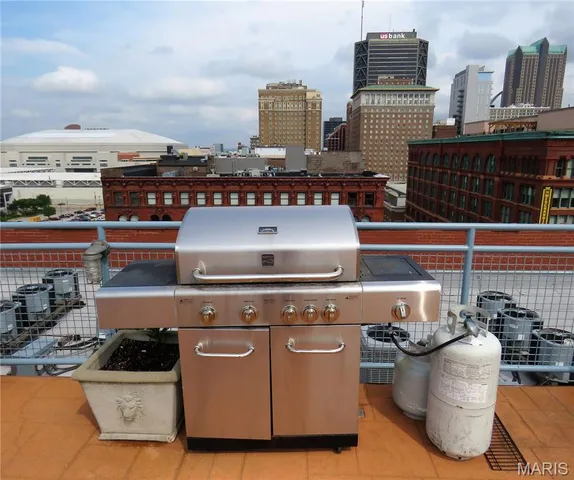 $515,000 | 1113 Washington Avenue, Unit 713, St. Louis, MO 63101