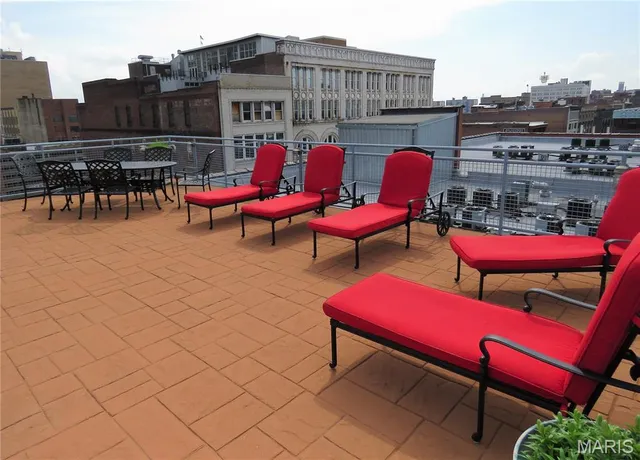 $515,000 | 1113 Washington Avenue, Unit 713, St. Louis, MO 63101