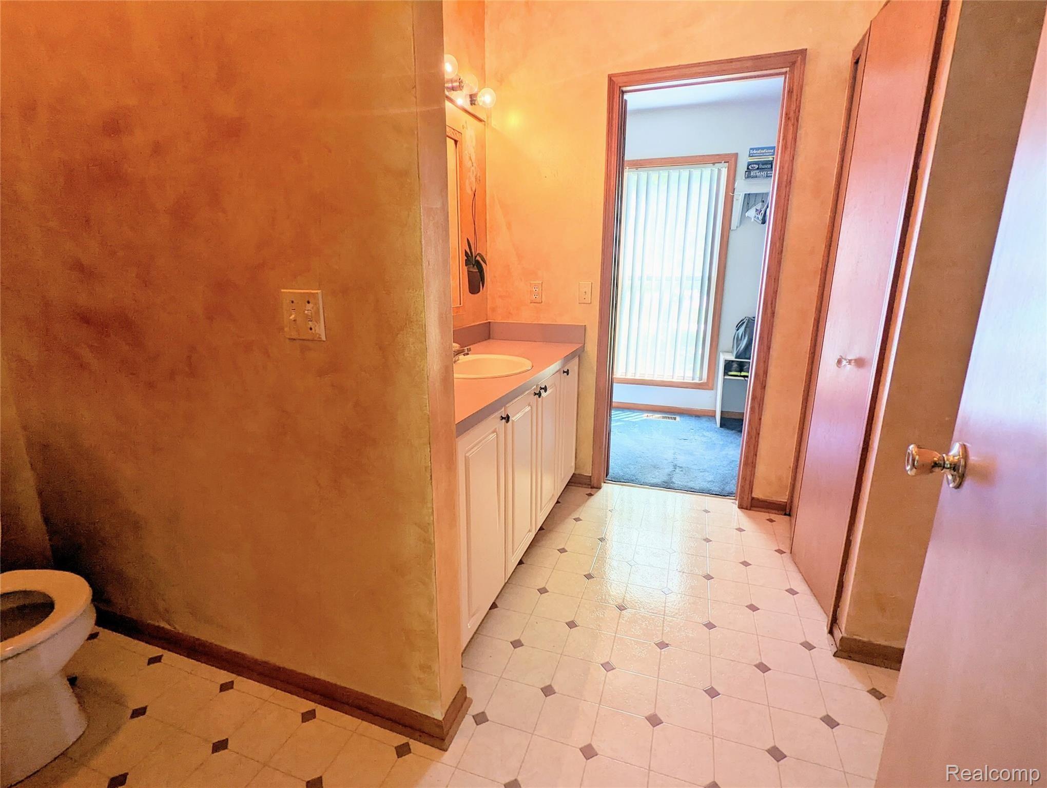 46557 Heydenreich Road Macomb, MI 48044 - Photo 18 of 34 PXL_20220520_154248871.jpg