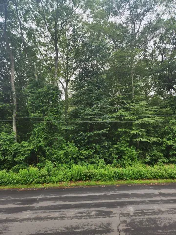 $84,000 | 55 Corey Lane, East Lyme, CT 06357