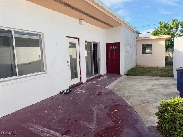 $1,650 | 15 Vineyard Street, Lehigh Acres, FL 33936