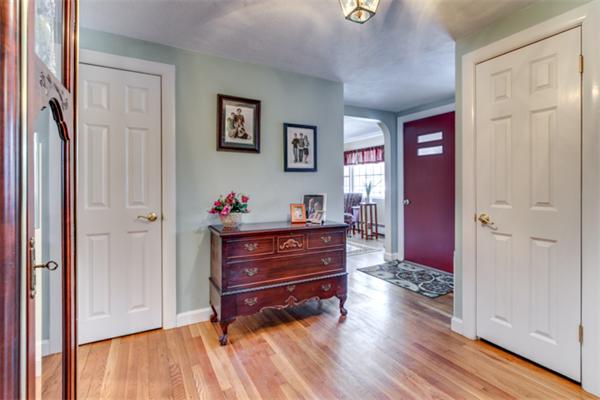 34 Dana Road Reading, MA 01867 - Photo 3 of 28 Gallery Image 3