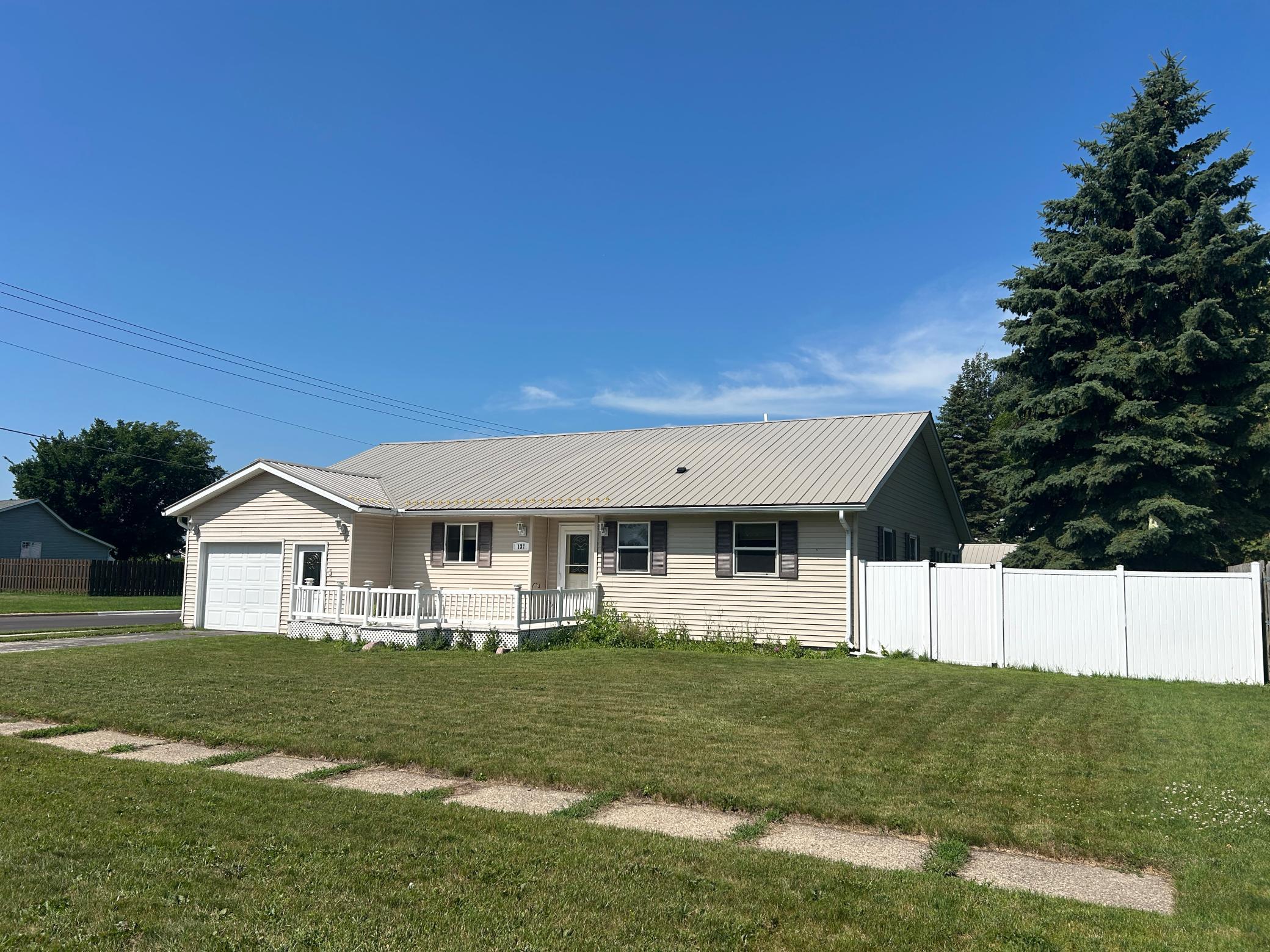 137 Maple Street Tyler, MN 56178 - Photo 2 of 28