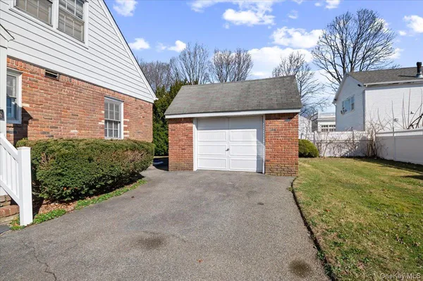 $869,000 | 12 Maple Avenue, Bethpage, NY 11714