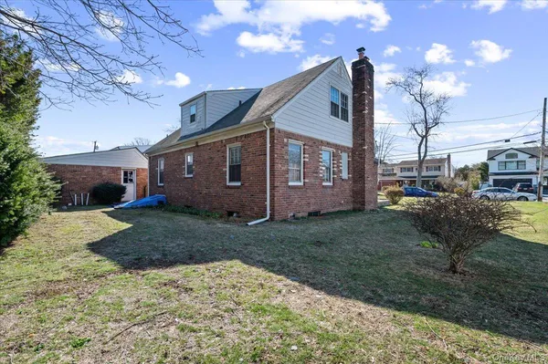 $869,000 | 12 Maple Avenue, Bethpage, NY 11714