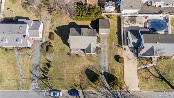 $869,000 | 12 Maple Avenue, Bethpage, NY 11714