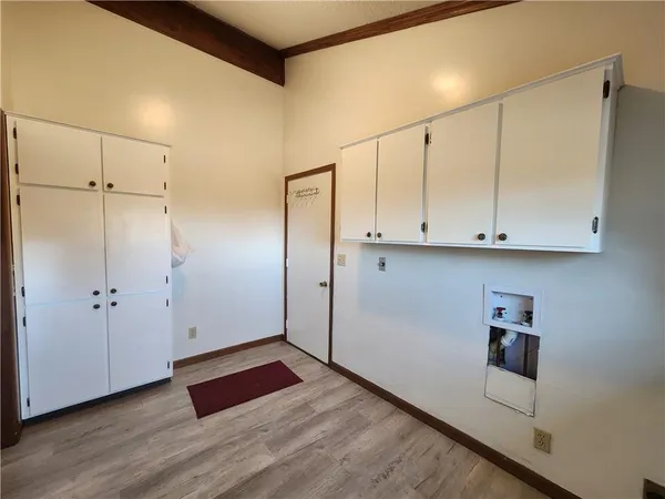 $229,500 | 22455 County Road 203, Wheatland, MO 65779