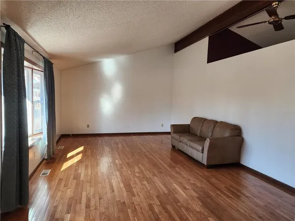 $229,500 | 22455 County Road 203, Wheatland, MO 65779