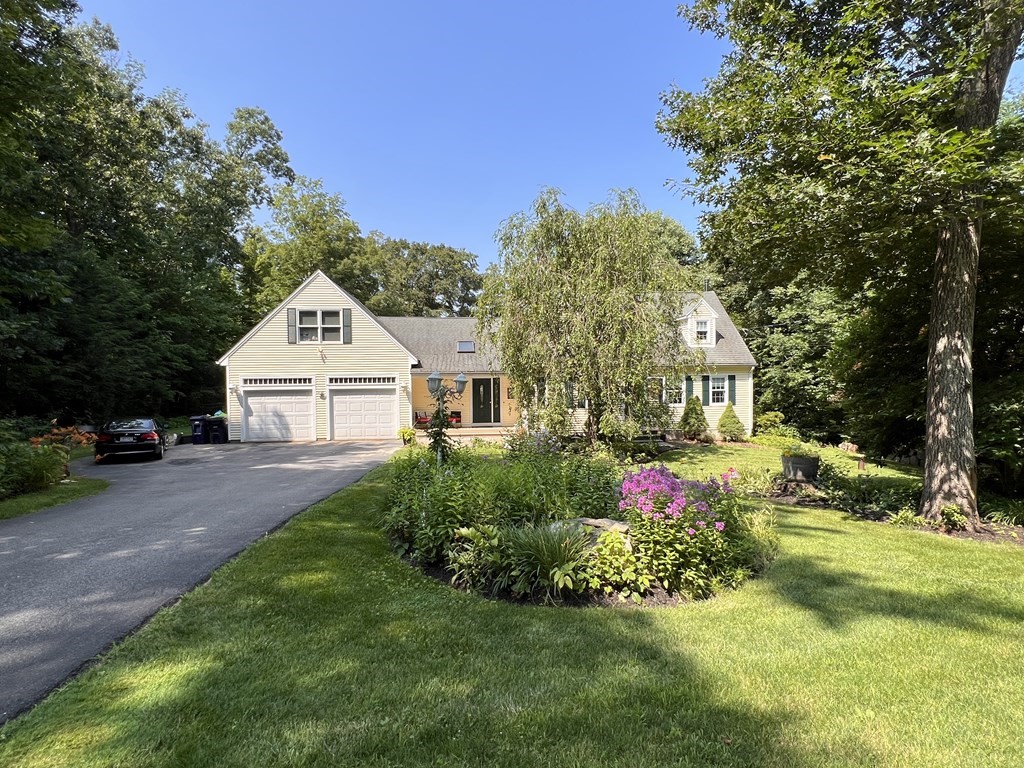 5 Wells Park Road Sturbridge, MA 01566 - Photo 1 of 39 Gallery Image 1