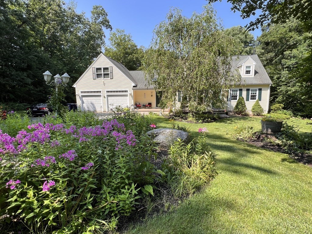 5 Wells Park Road Sturbridge, MA 01566 - Photo 2 of 39 Gallery Image 2