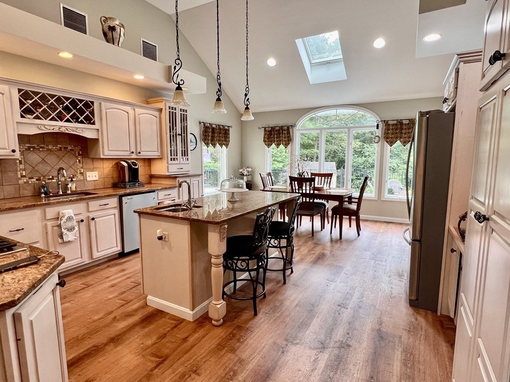 5 Wells Park Road Sturbridge, MA 01566 - Photo 4 of 39 Gallery Image 4