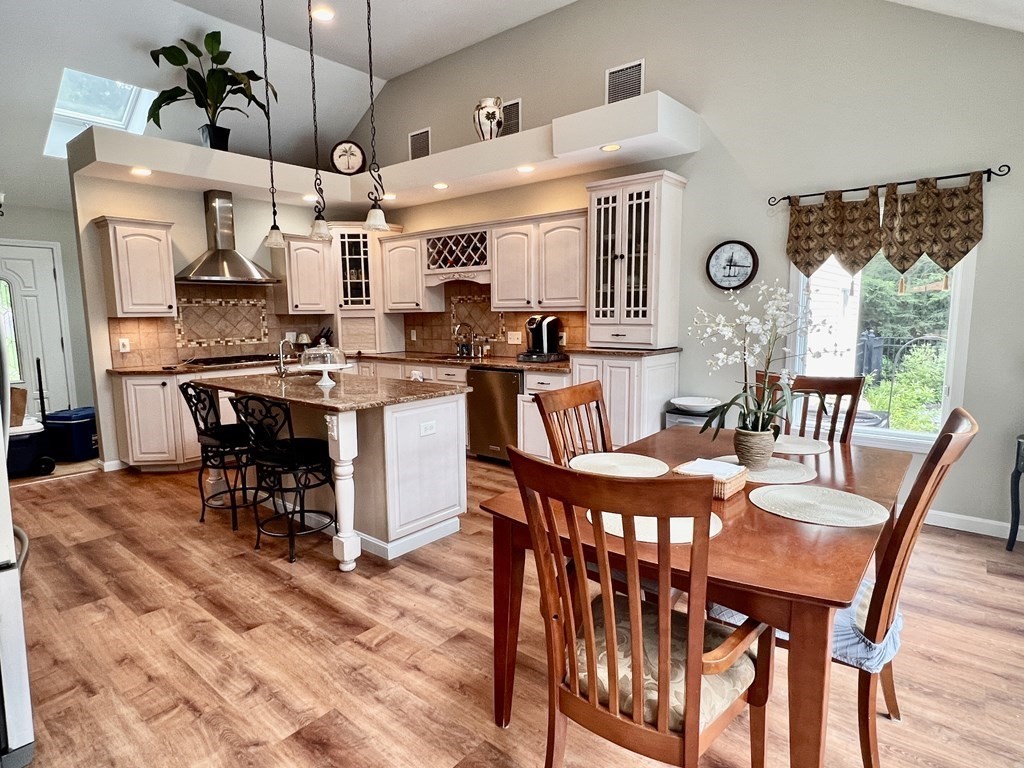 5 Wells Park Road Sturbridge, MA 01566 - Photo 5 of 39 Gallery Image 5