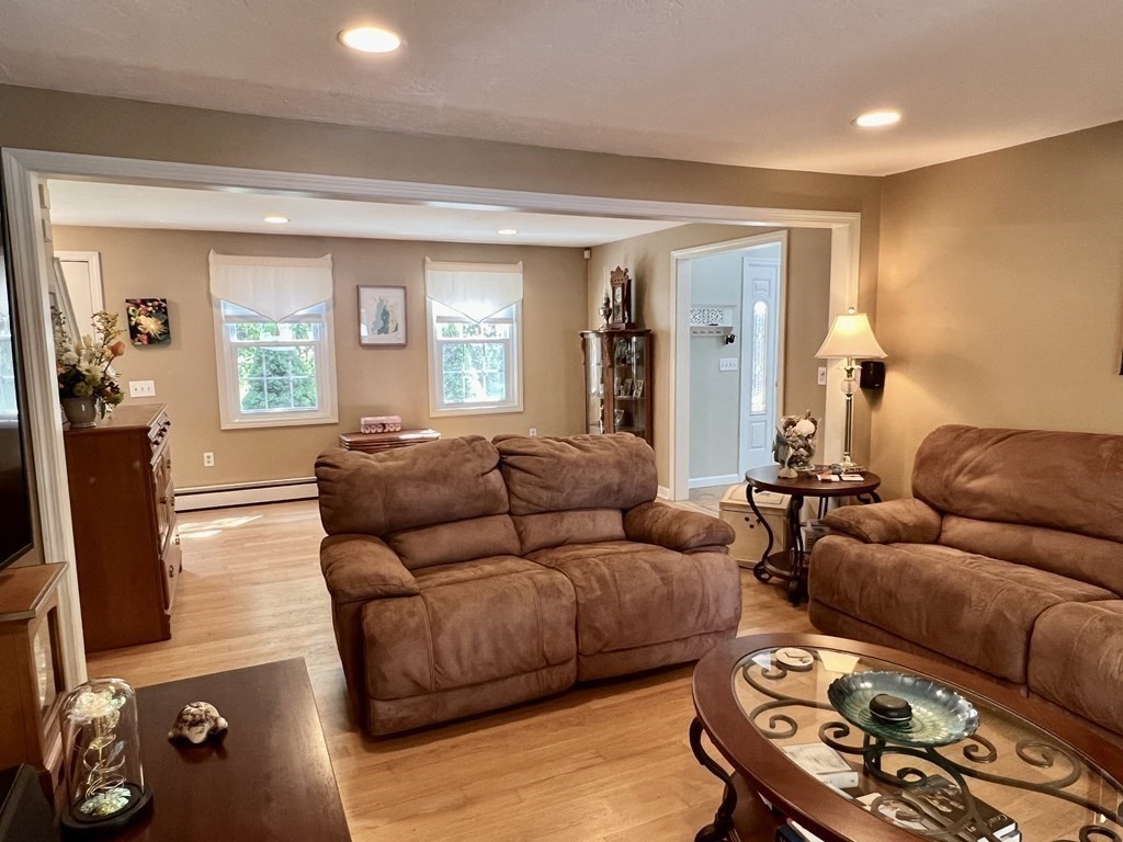 5 Wells Park Road Sturbridge, MA 01566 - Photo 7 of 39 Gallery Image 7