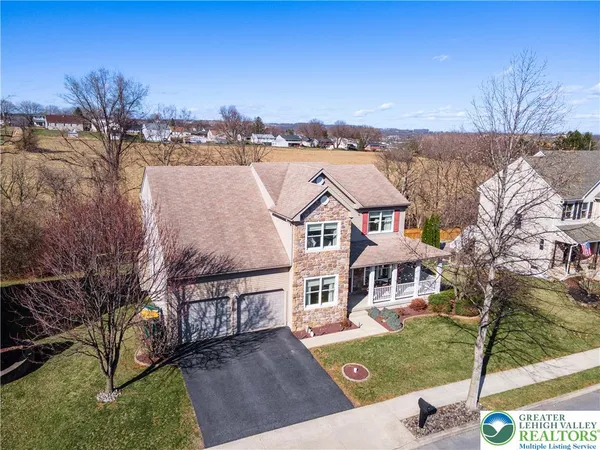 $549,900 | 25 Mill Brook Court, Easton, PA 18045