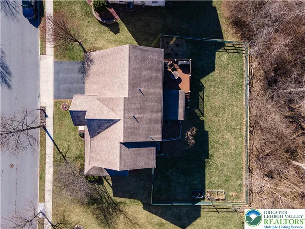 $549,900 | 25 Mill Brook Court, Easton, PA 18045