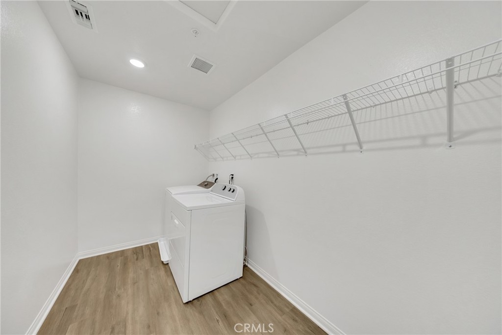 7560 Citrusmoon Court Riverside, CA 92507 - Photo 30 of 62 Laundry