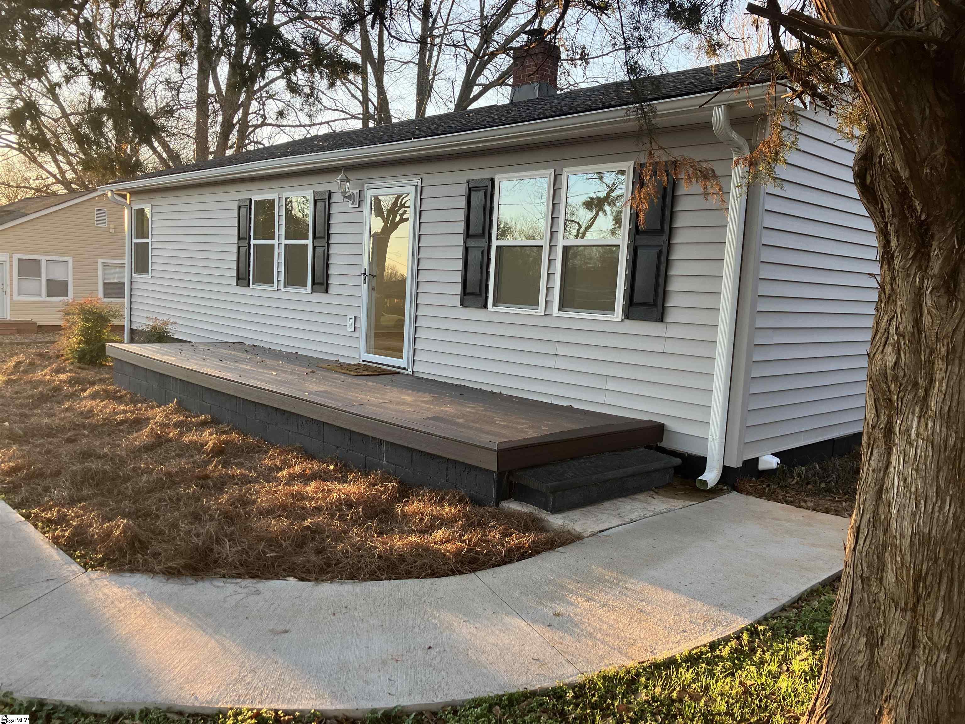 208 Wall Road Boiling Springs, SC 29316 - Photo 1 of 33 Gallery Image 1