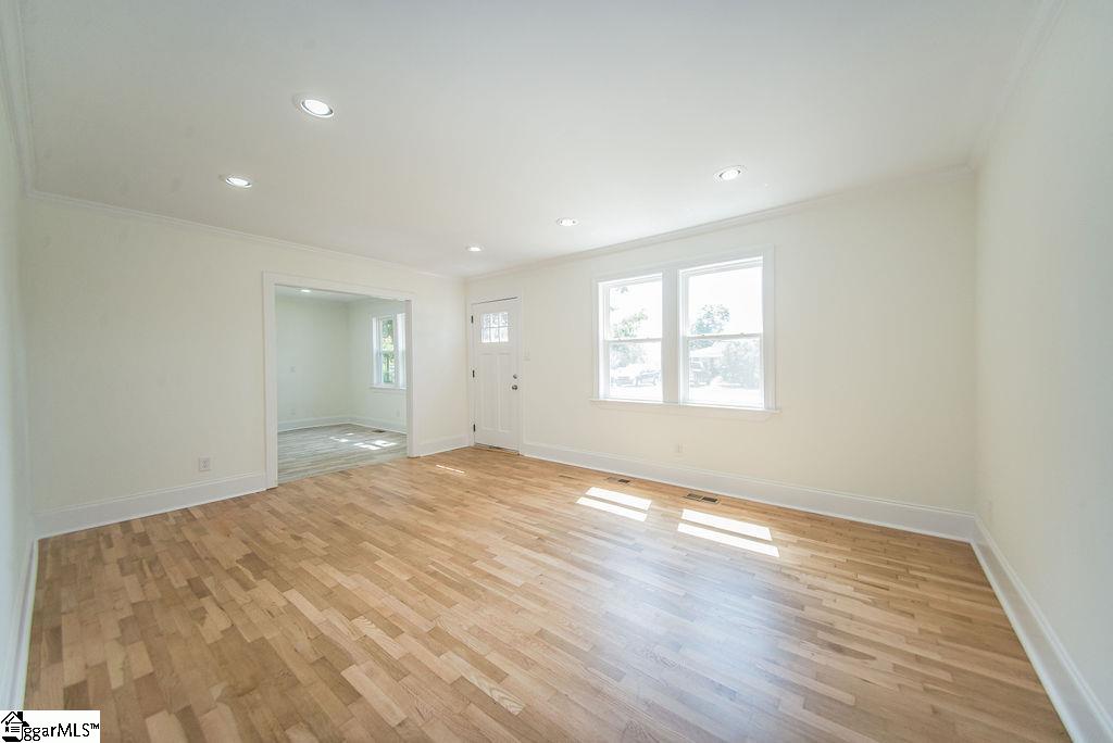 208 Wall Road Boiling Springs, SC 29316 - Photo 5 of 33 Gallery Image 5