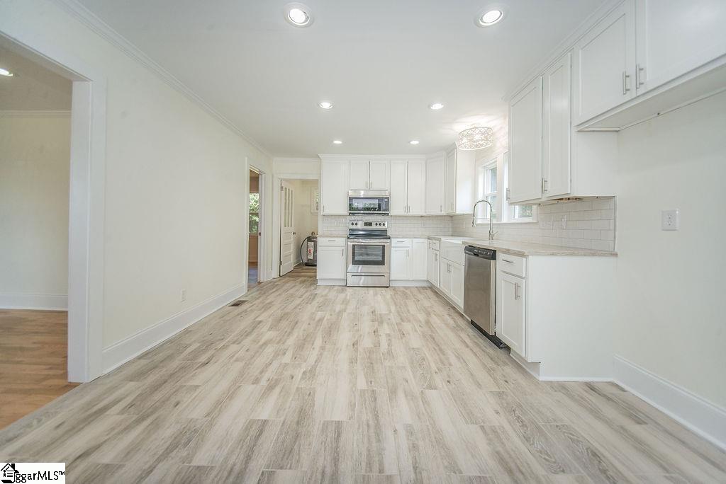208 Wall Road Boiling Springs, SC 29316 - Photo 8 of 33 Gallery Image 8
