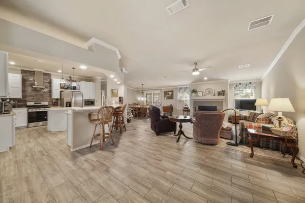 $1,599,995 | 8870 Hart Lane, Sealy, TX 77474