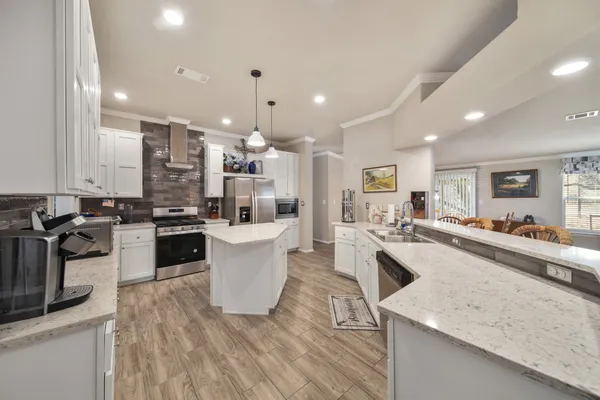 $1,599,995 | 8870 Hart Lane, Sealy, TX 77474