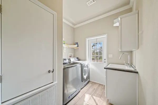 $1,599,995 | 8870 Hart Lane, Sealy, TX 77474