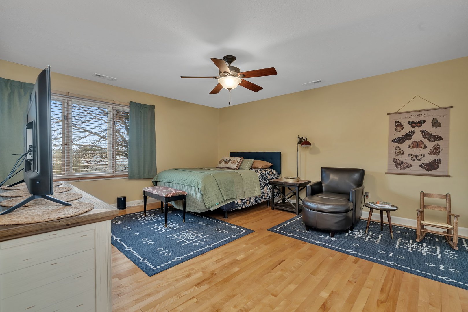 727 South Raven Road Shorewood, IL 60404 - Photo 23 of 36 a living room with furniture and a window