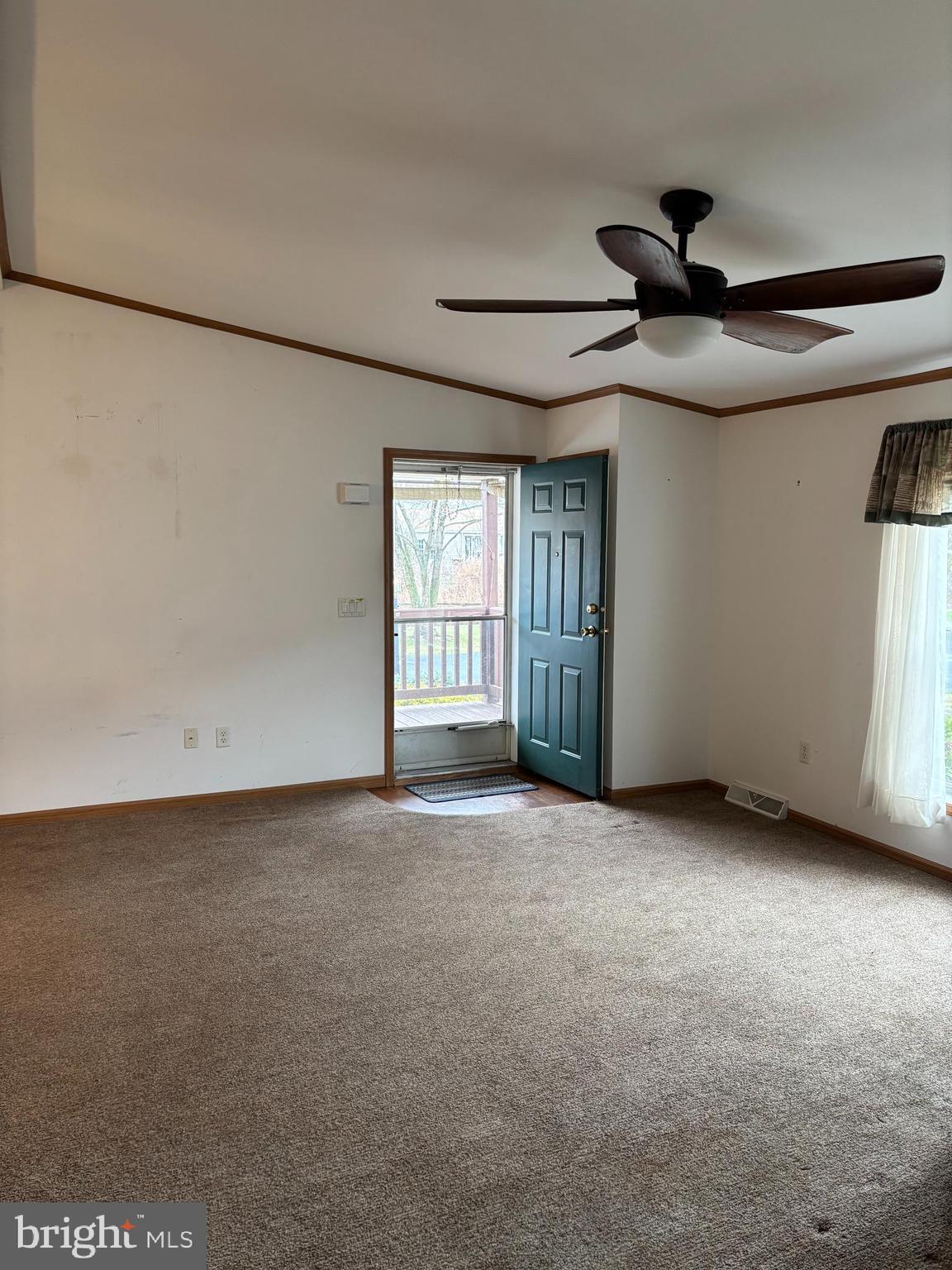 104 Boyer Road Royersford, PA 19468 - Photo 2 of 27 Living Room w/ceiling fan