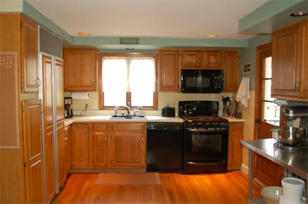 10 Belmore Road Natick, MA 01760 - Photo 7 of 21 Gallery Image 7