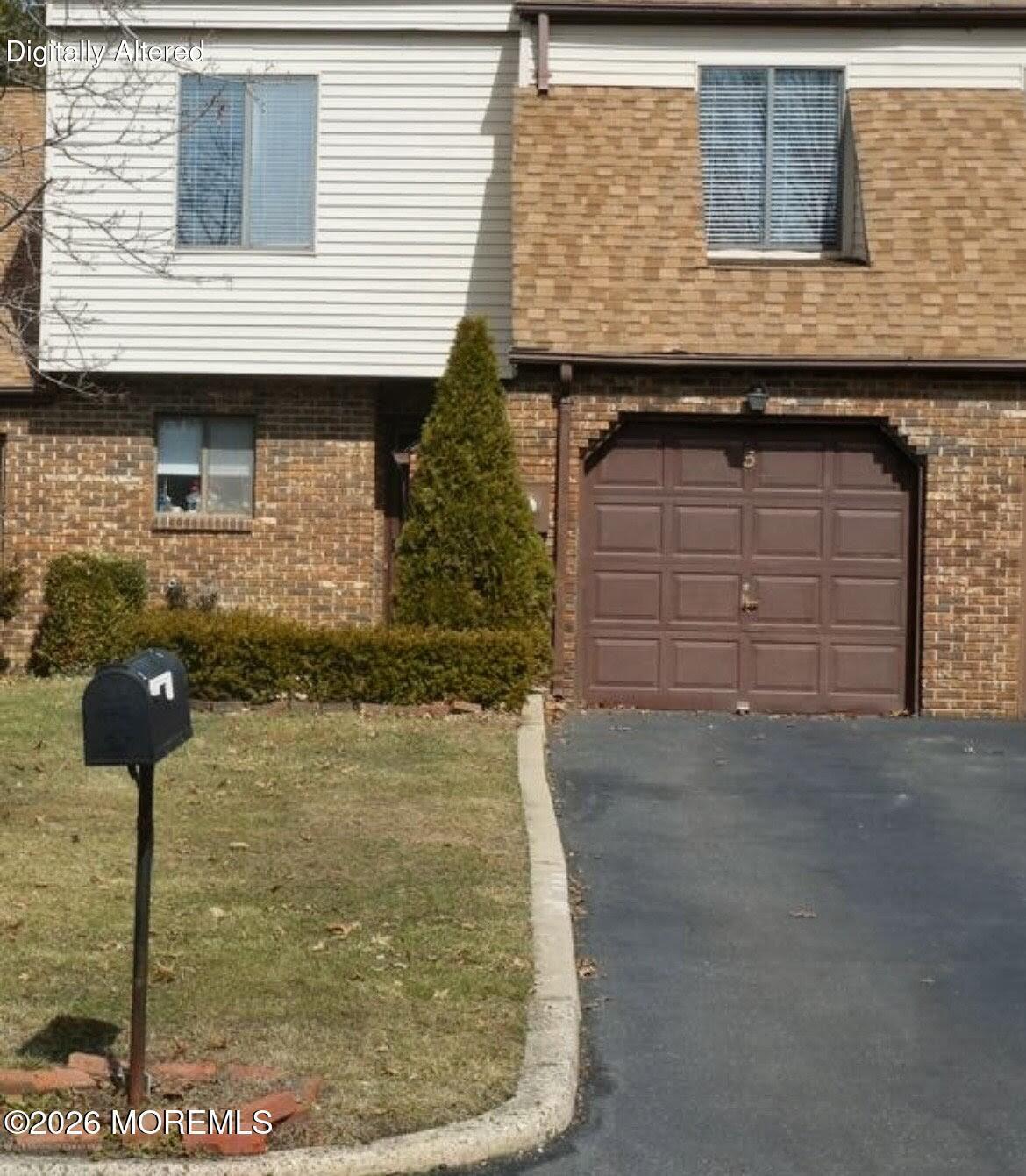5 Coventry Court, Unit 5 Matawan, NJ 07747 - Photo 4 of 14 IMG_2323