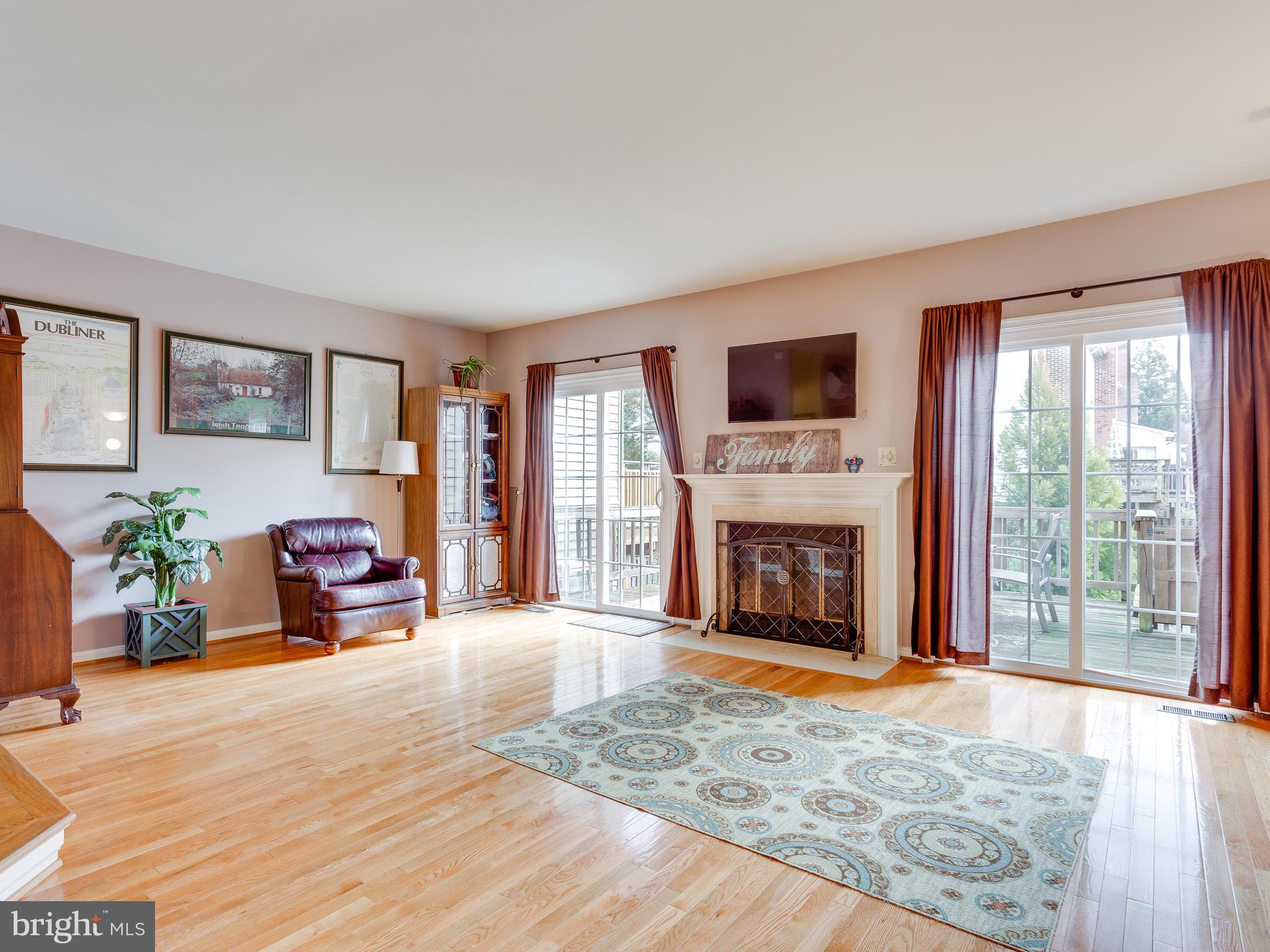 6357 English Ivy Way Springfield, VA 22152 - Photo 7 of 23 Living Room