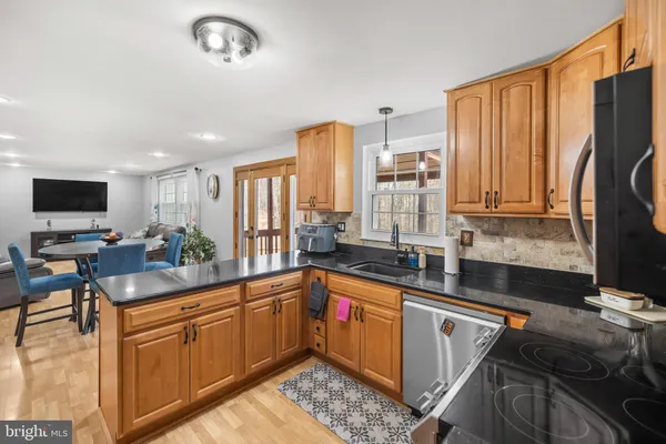 $780,000 | 8274 Raindrop Way, Springfield, VA 22153