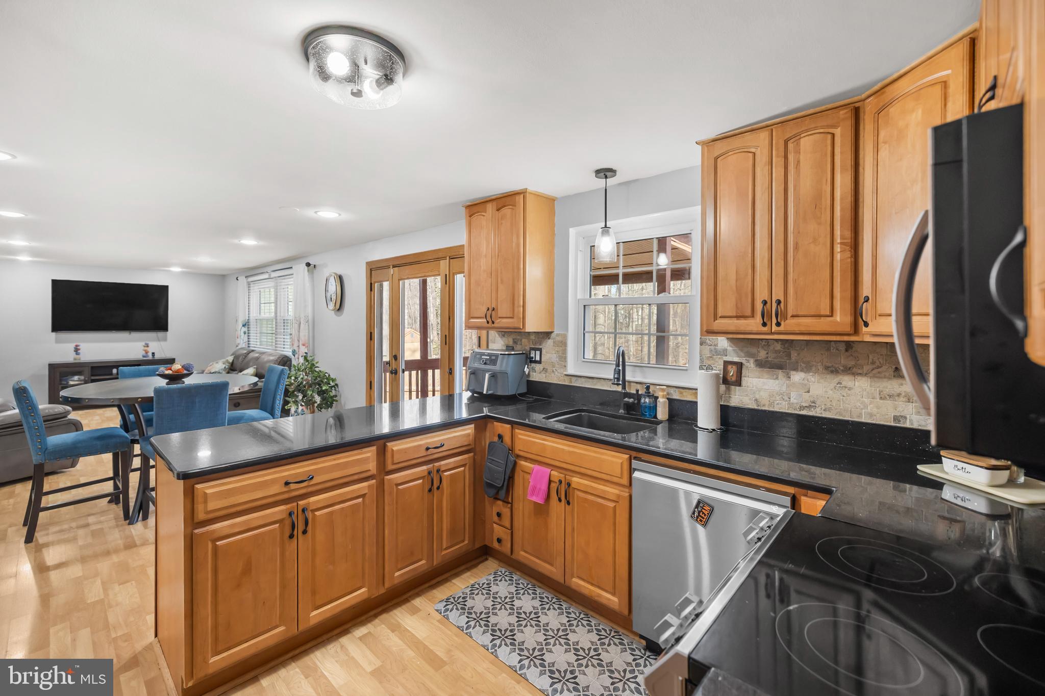 8274 Raindrop Way Springfield, VA 22153 - Photo 13 of 55