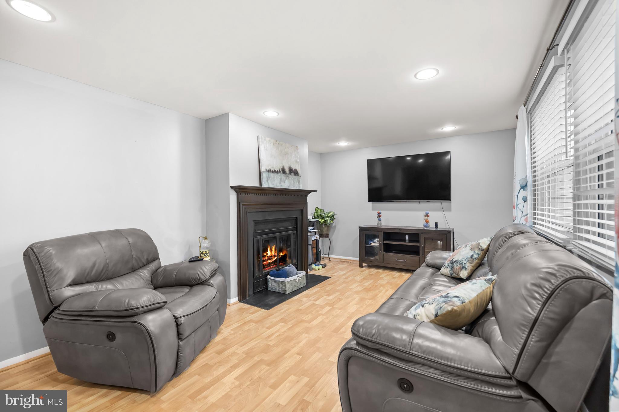 8274 Raindrop Way Springfield, VA 22153 - Photo 23 of 55