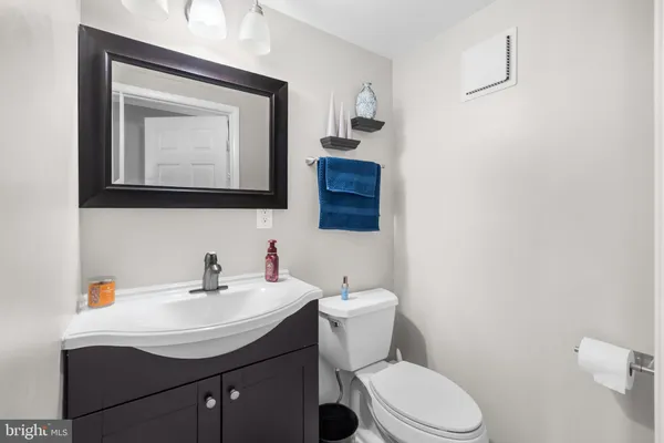 $780,000 | 8274 Raindrop Way, Springfield, VA 22153