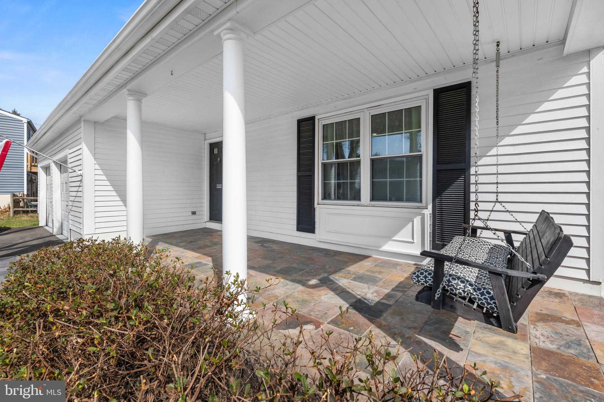 8274 Raindrop Way Springfield, VA 22153 - Photo 4 of 55