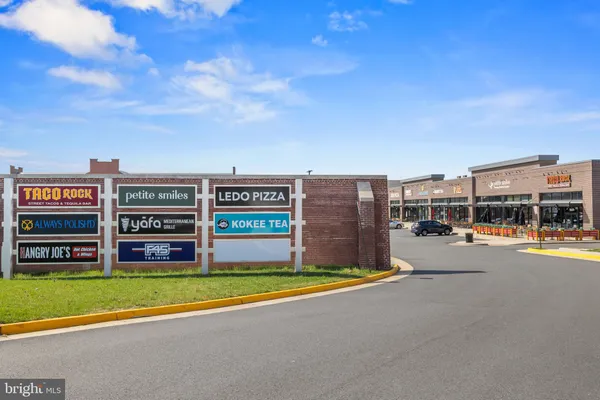 $780,000 | 8274 Raindrop Way, Springfield, VA 22153