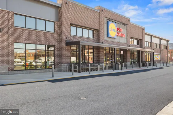 $780,000 | 8274 Raindrop Way, Springfield, VA 22153