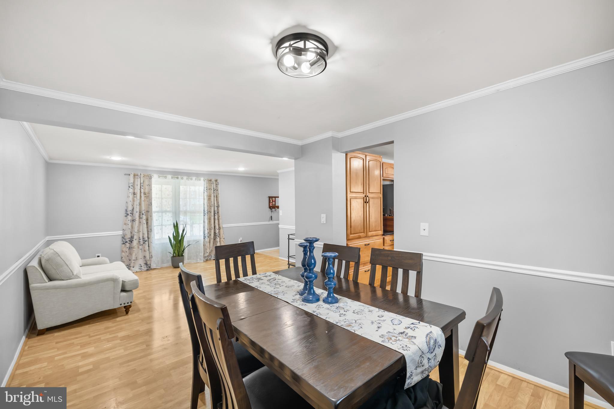 8274 Raindrop Way Springfield, VA 22153 - Photo 9 of 55