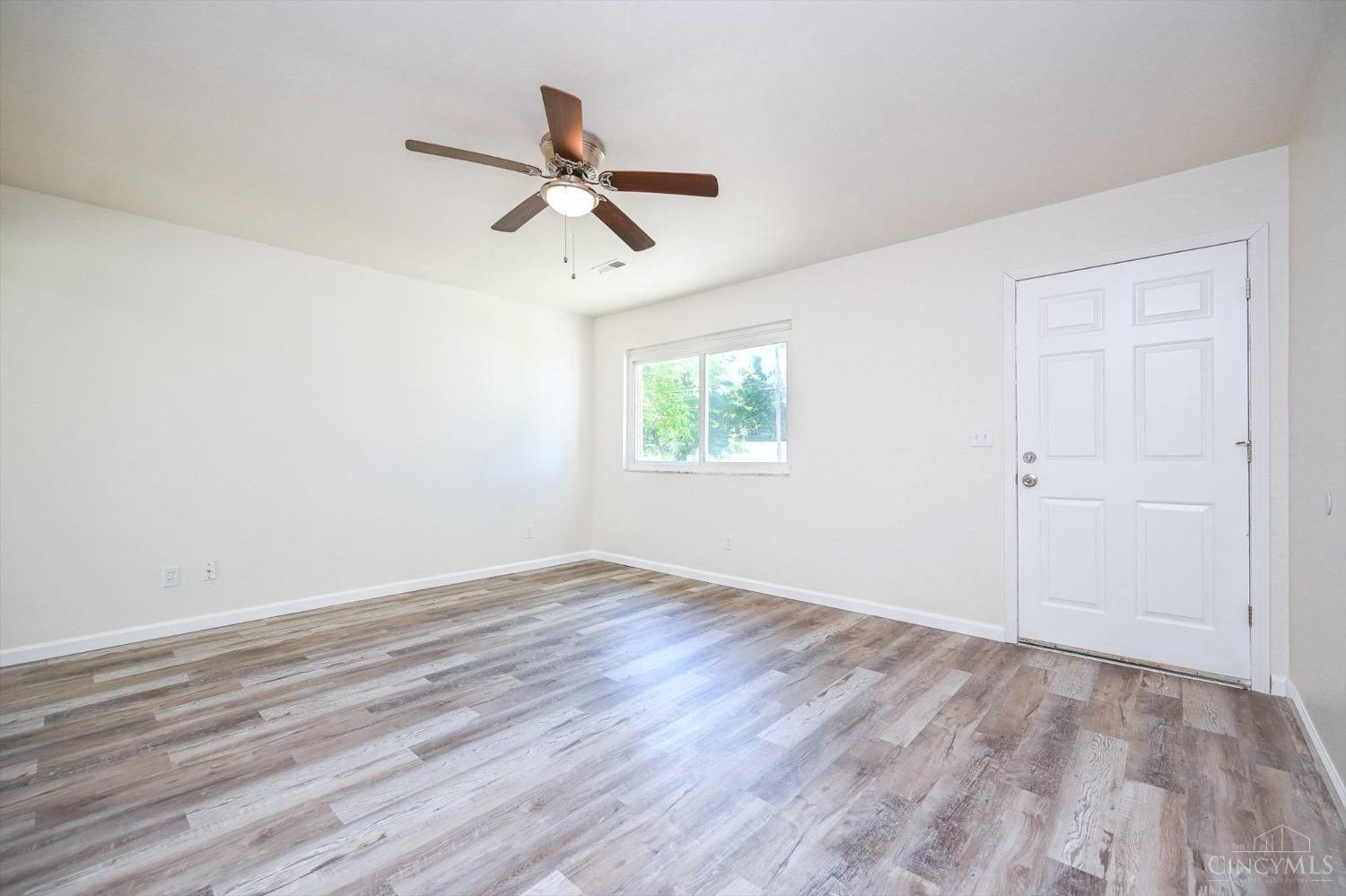 1346 Randomhill Road Cincinnati, OH 45231 - Photo 12 of 27 Gallery Image 12