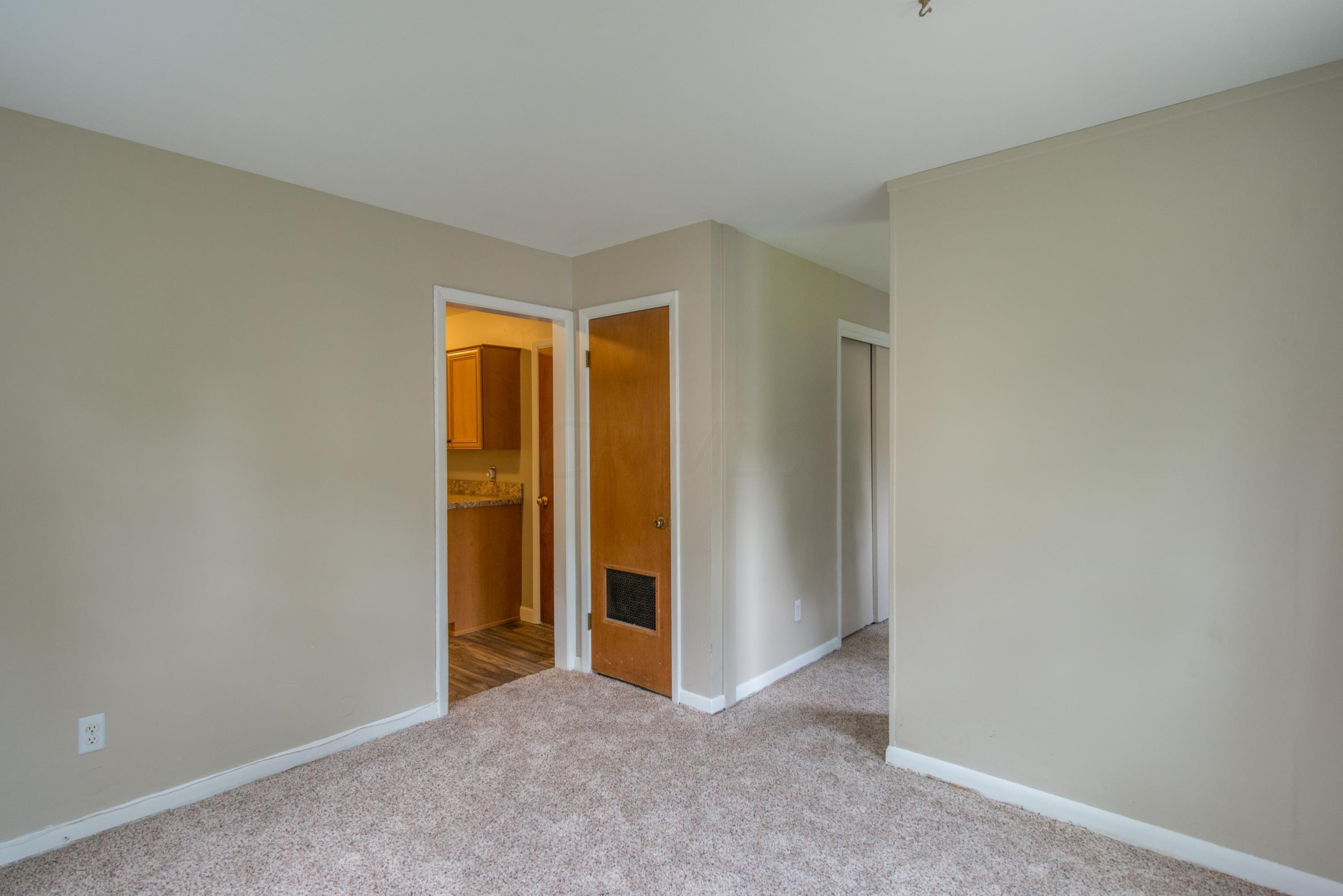 1088 Bernard Road Columbus, OH 43221 - Photo 17 of 36 Gallery Image 17