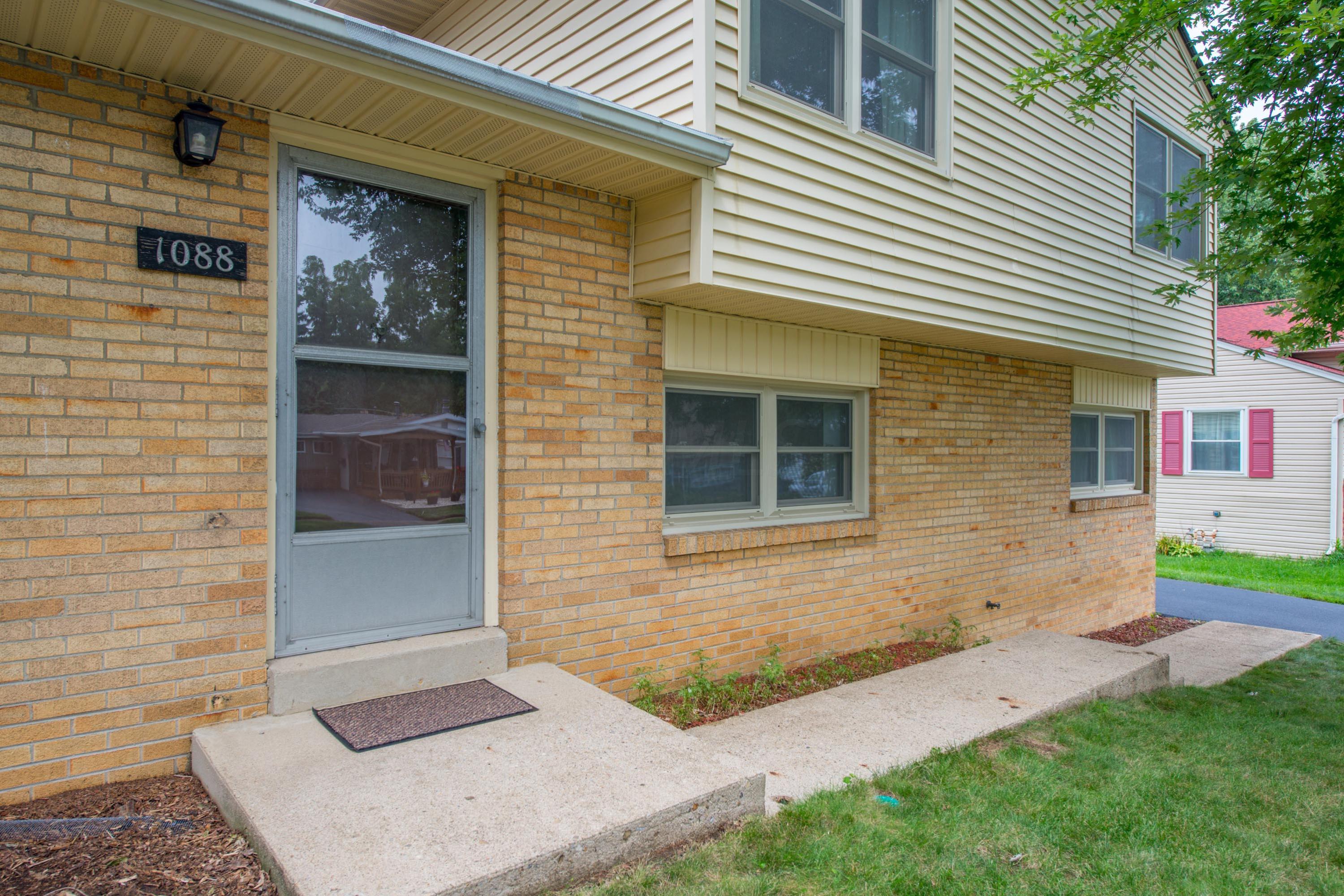 1088 Bernard Road Columbus, OH 43221 - Photo 2 of 36 Gallery Image 2