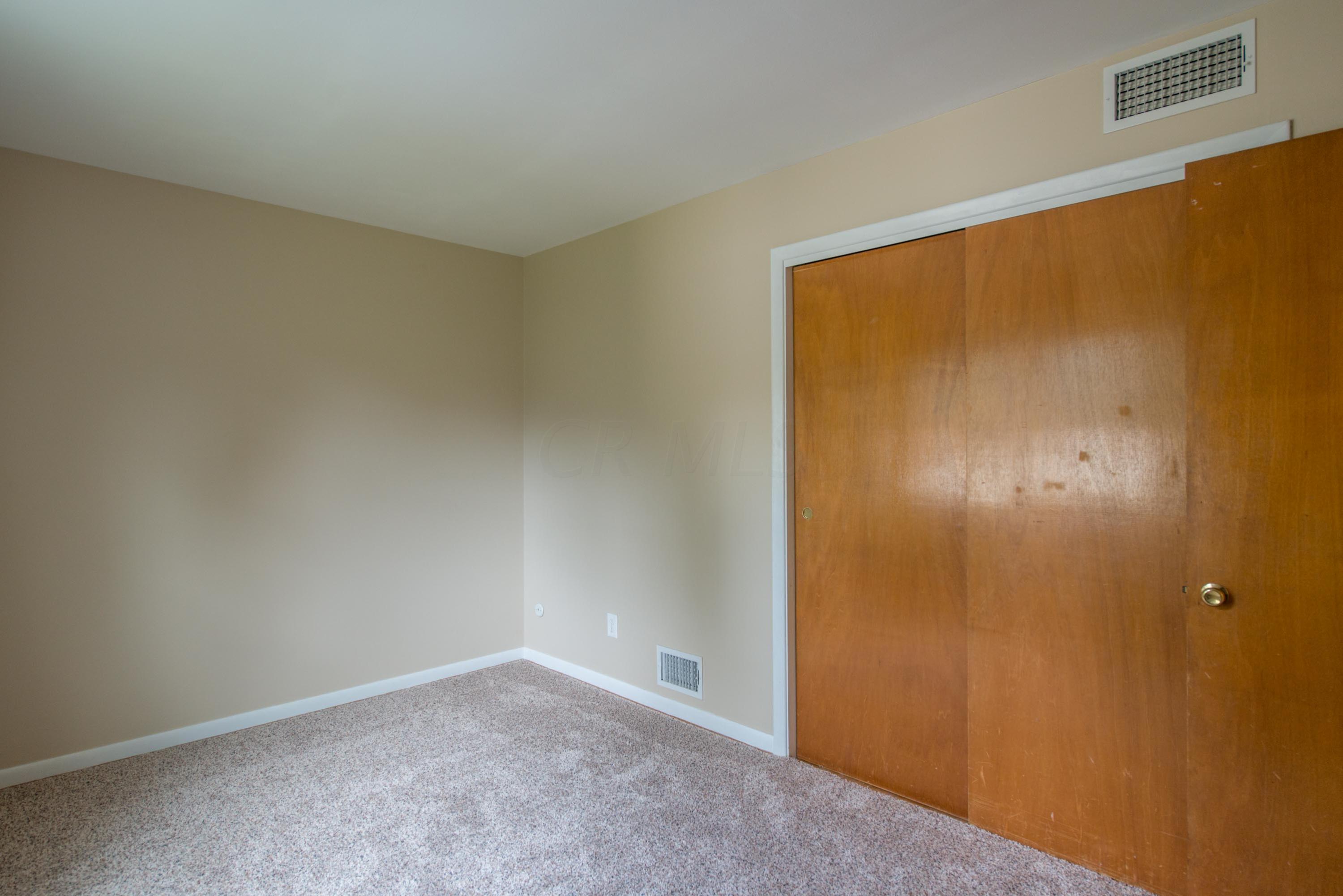 1088 Bernard Road Columbus, OH 43221 - Photo 24 of 36 Gallery Image 24